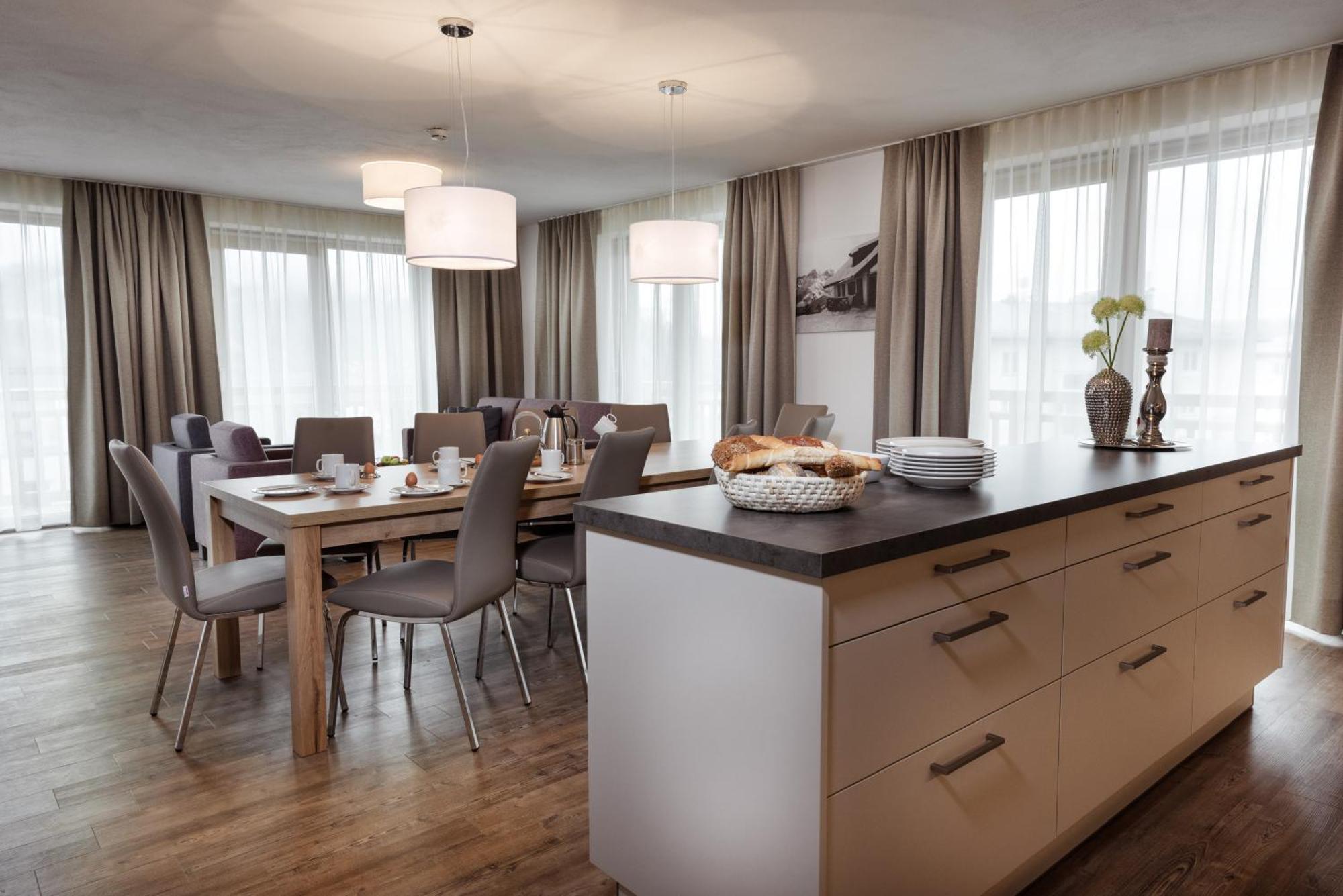 Alpenparks Hotel & Apartment Central Zell Am See Exterior photo