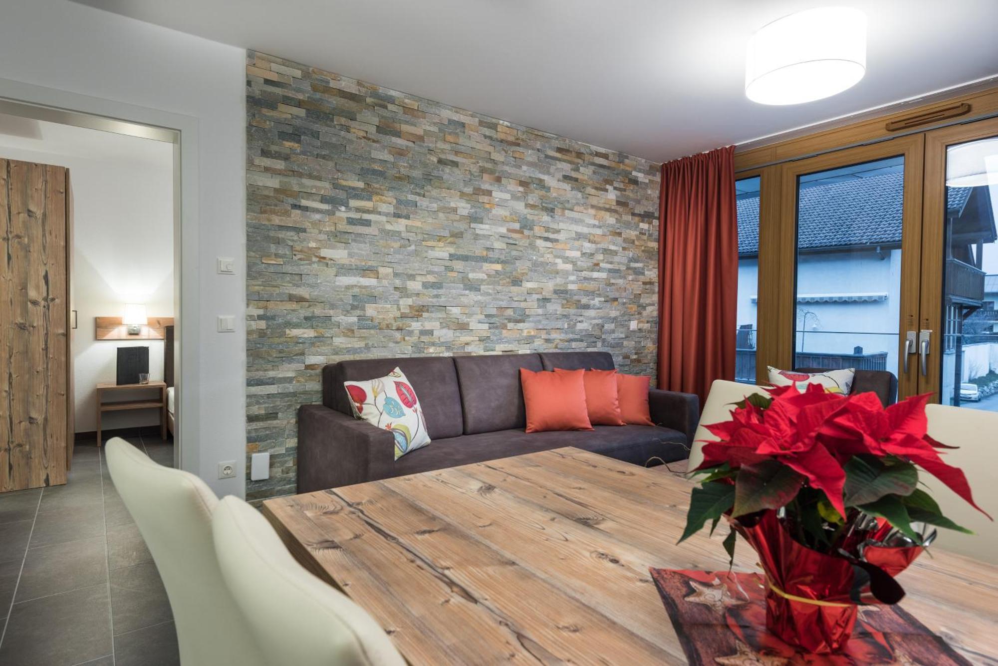 Alpenparks Hotel & Apartment Central Zell Am See Room photo