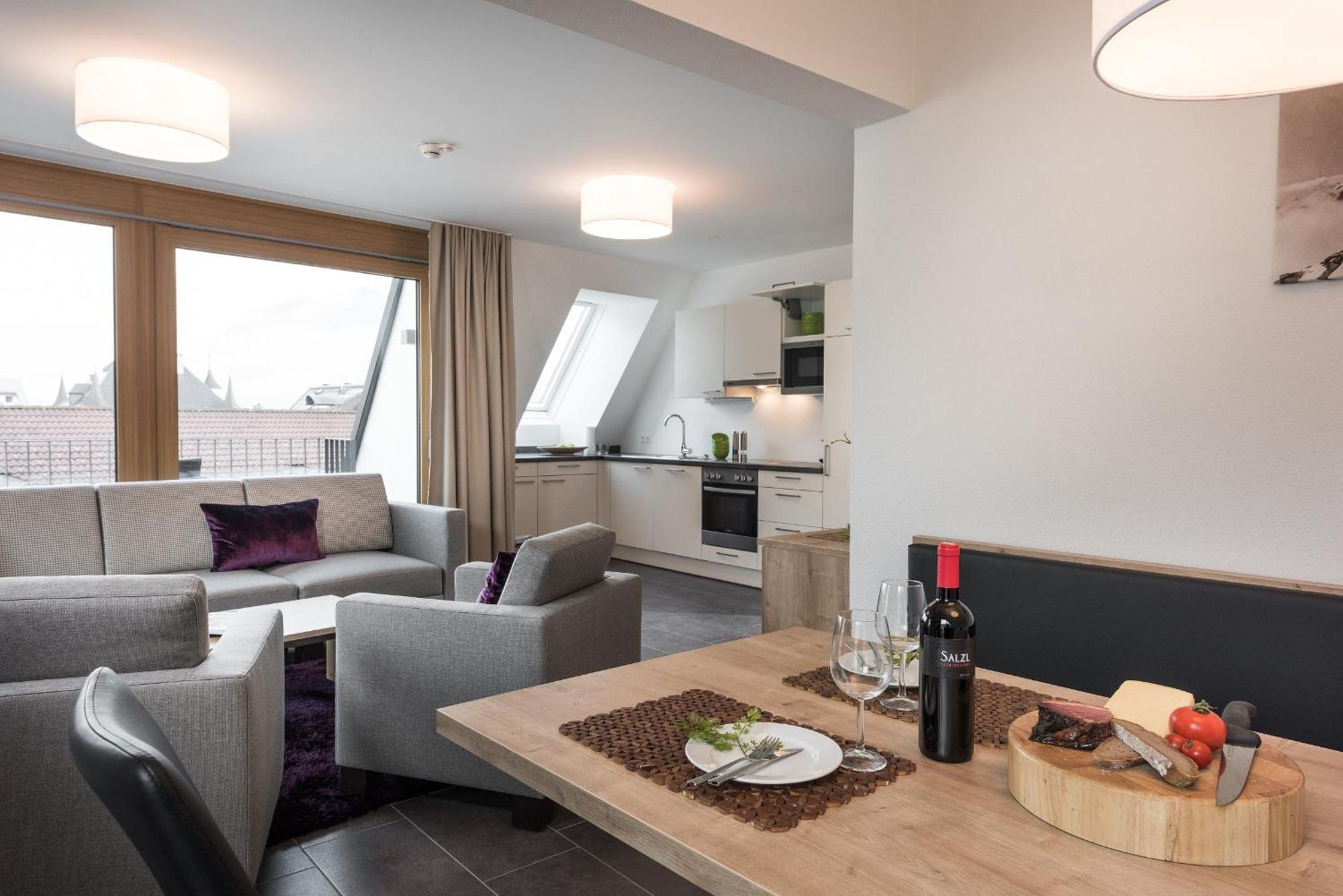 Alpenparks Hotel & Apartment Central Zell Am See Room photo