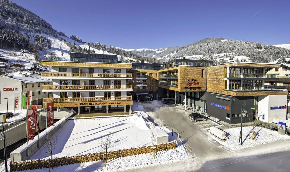 Alpenparks Hotel & Apartment Central Zell Am See Exterior photo